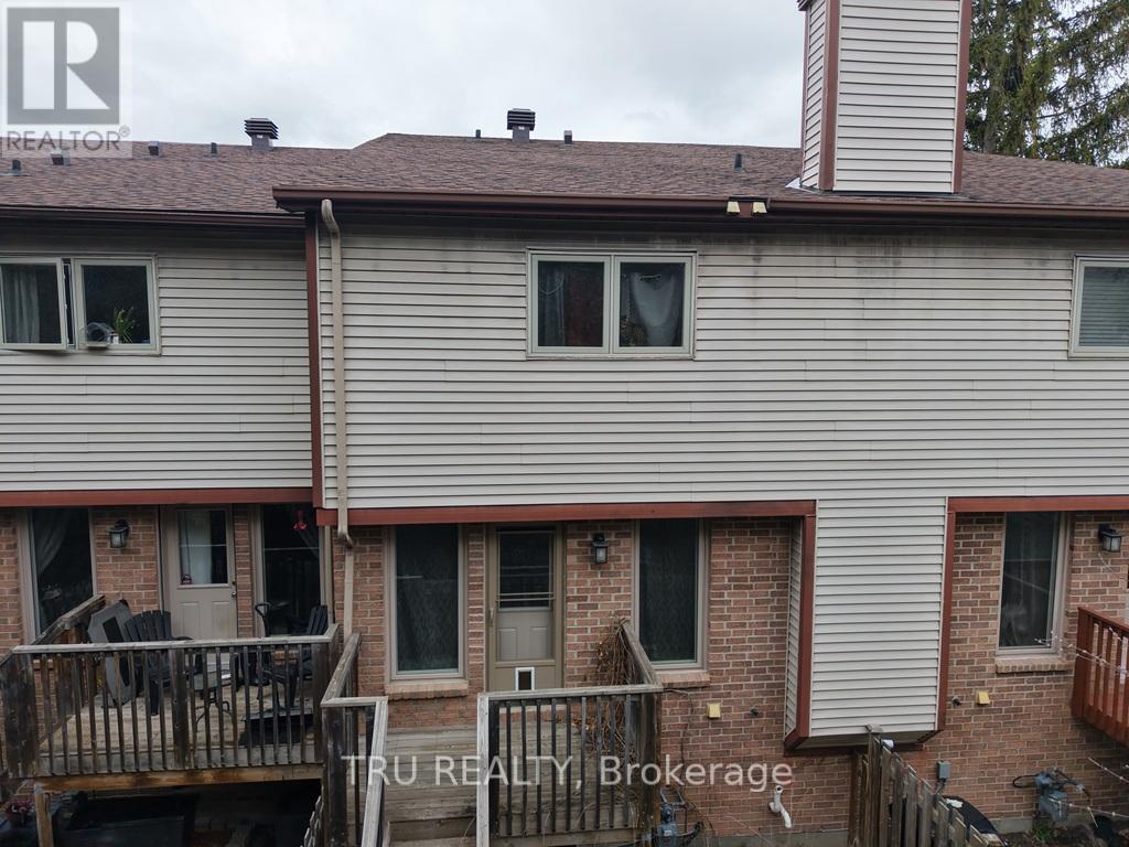 367 Pickford Drive, Ottawa, Ontario  K2L 3P2 - Photo 13 - X12053274