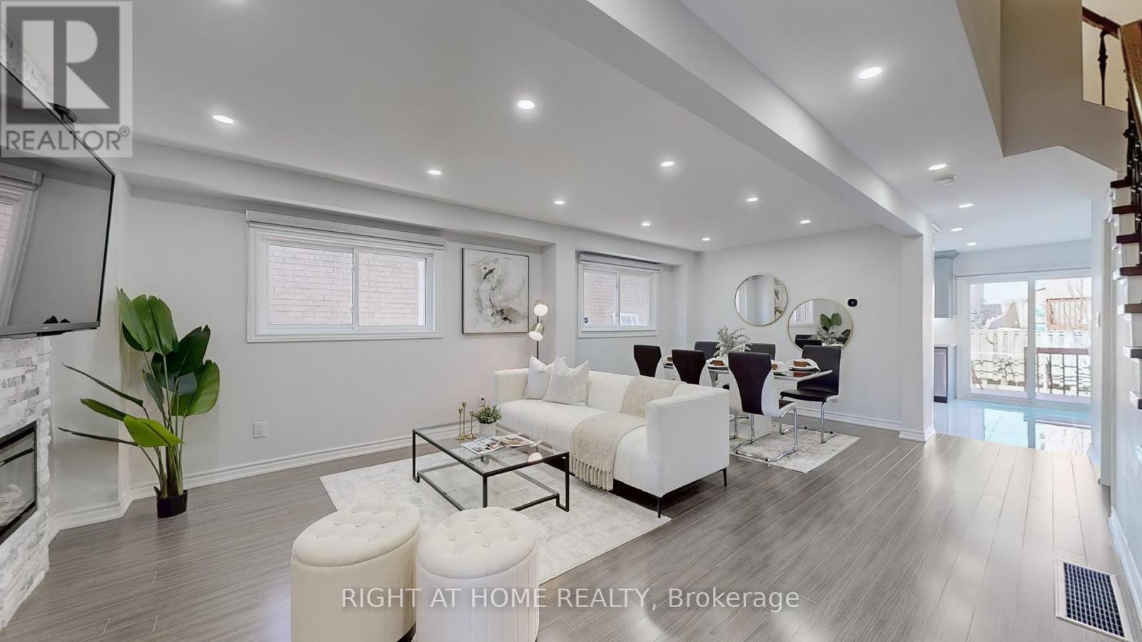 38 Ponymill Drive, Toronto (Milliken), Ontario  M1V 2Y1 - Photo 3 - E12115942