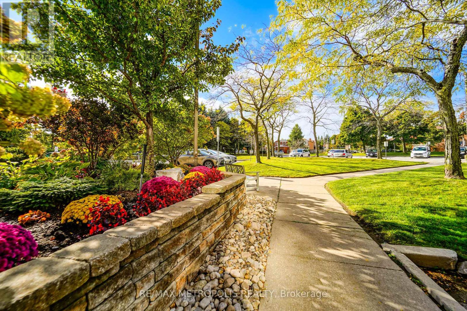 Property at 502 - 90 DALE AVENUE image 3