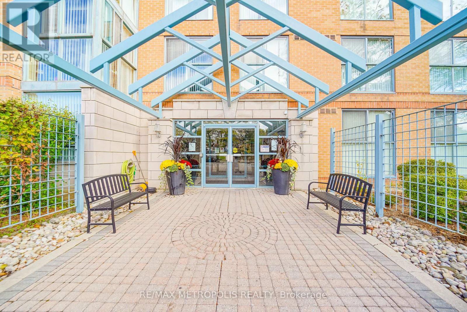 Property at 502 - 90 DALE AVENUE image 4