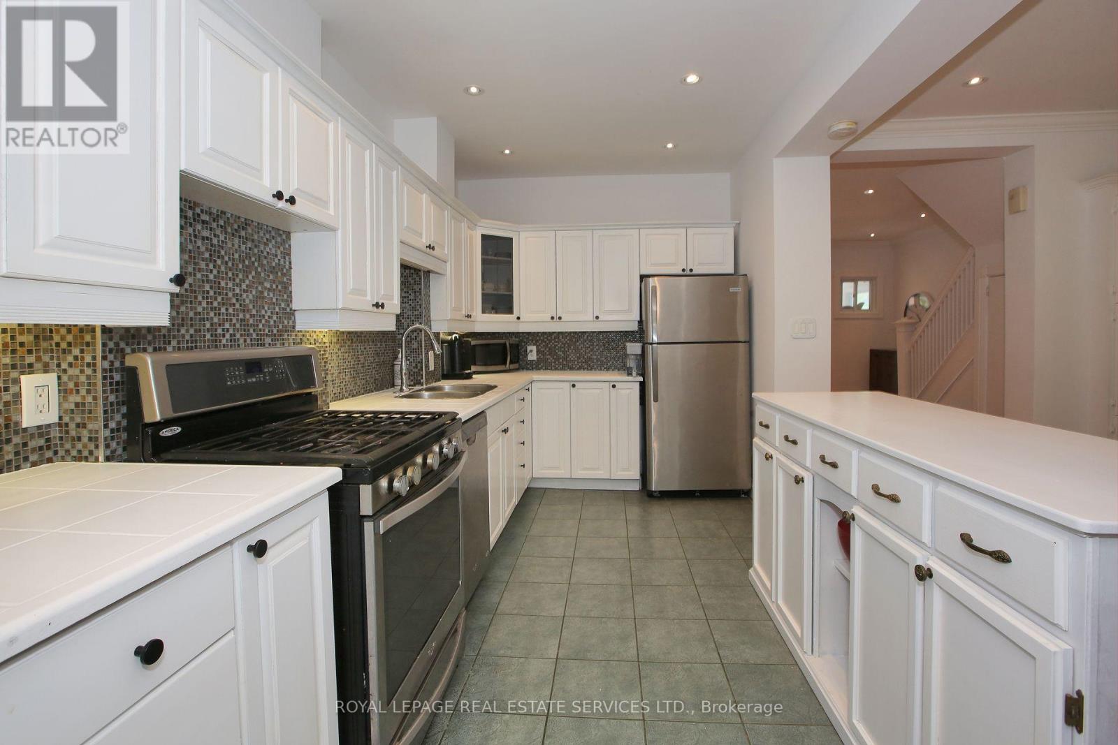 32 Coady Avenue, Toronto (South Riverdale), Ontario  M4M 2Y8 - Photo 16 - E12116257