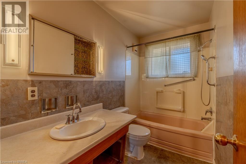 104 Balmoral Drive, Brantford, Ontario  N3R 5C3 - Photo 8 - 40713926