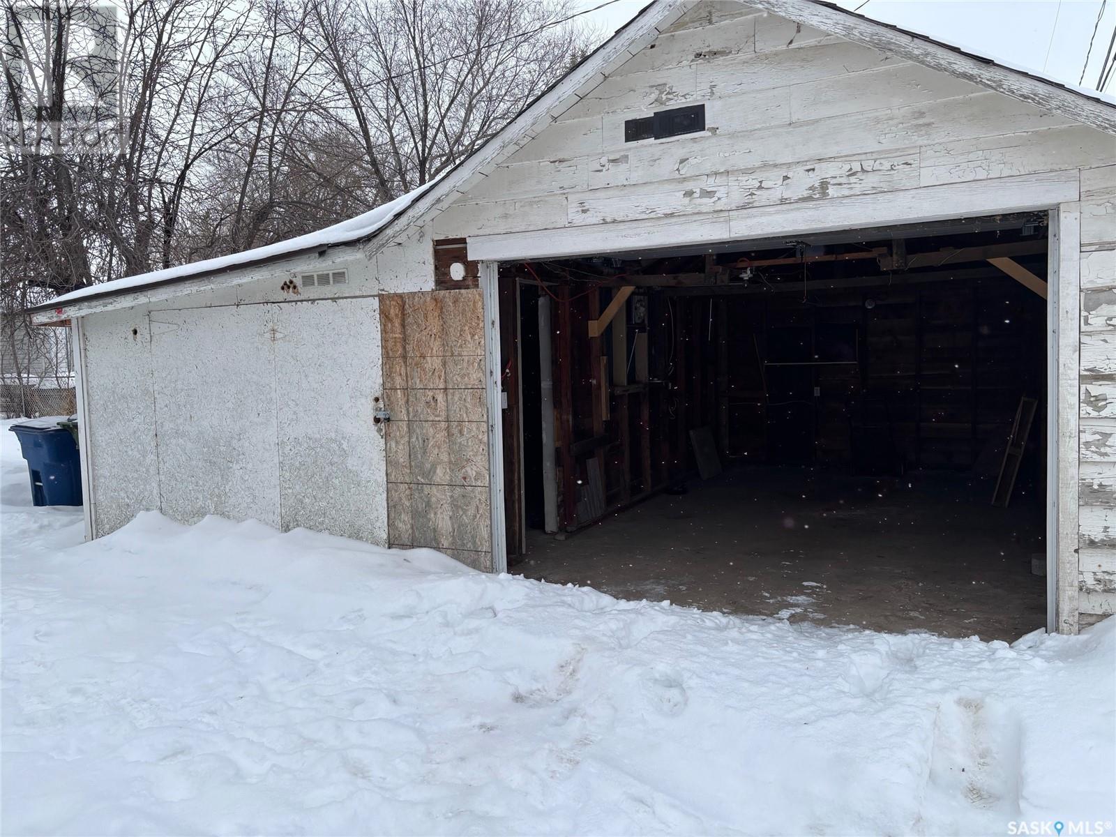 Property at 120 Iroquois STREET W image 2