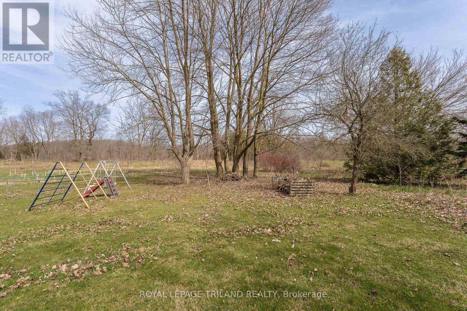 20927 Lakeside Drive, Thames Centre, Ontario  N0L 2P0 - Photo 30 - X12116239