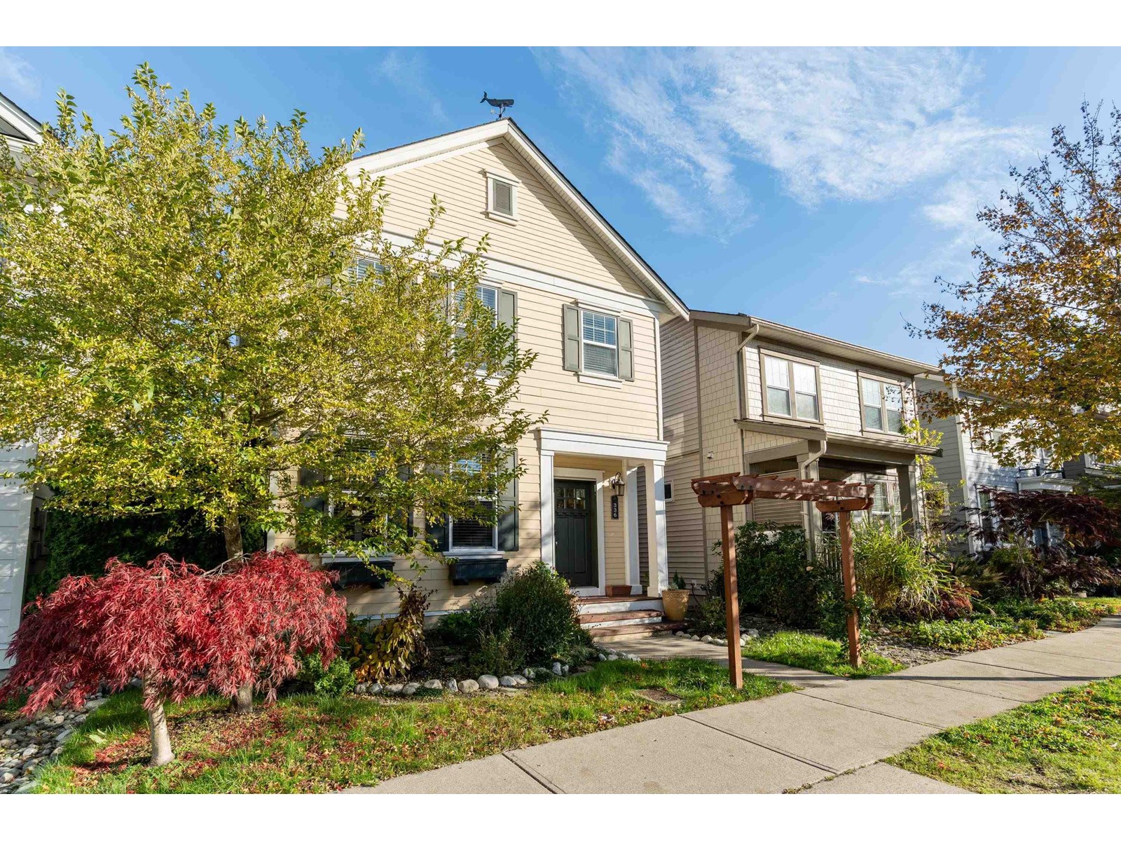 Property at 336 172 STREET image 3