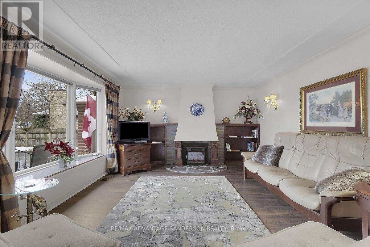 1313 Byron Baseline Road W, London South, Ontario  N6K 2E4 - Photo 14 - X12076875