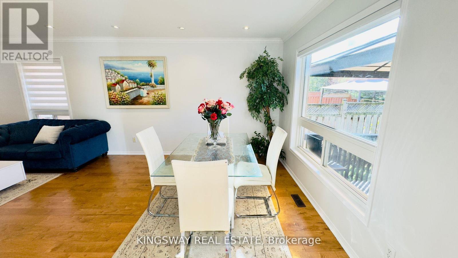 164 Gail Parks Crescent, Newmarket, Ontario  L3X 3C1 - Photo 6 - N12115932