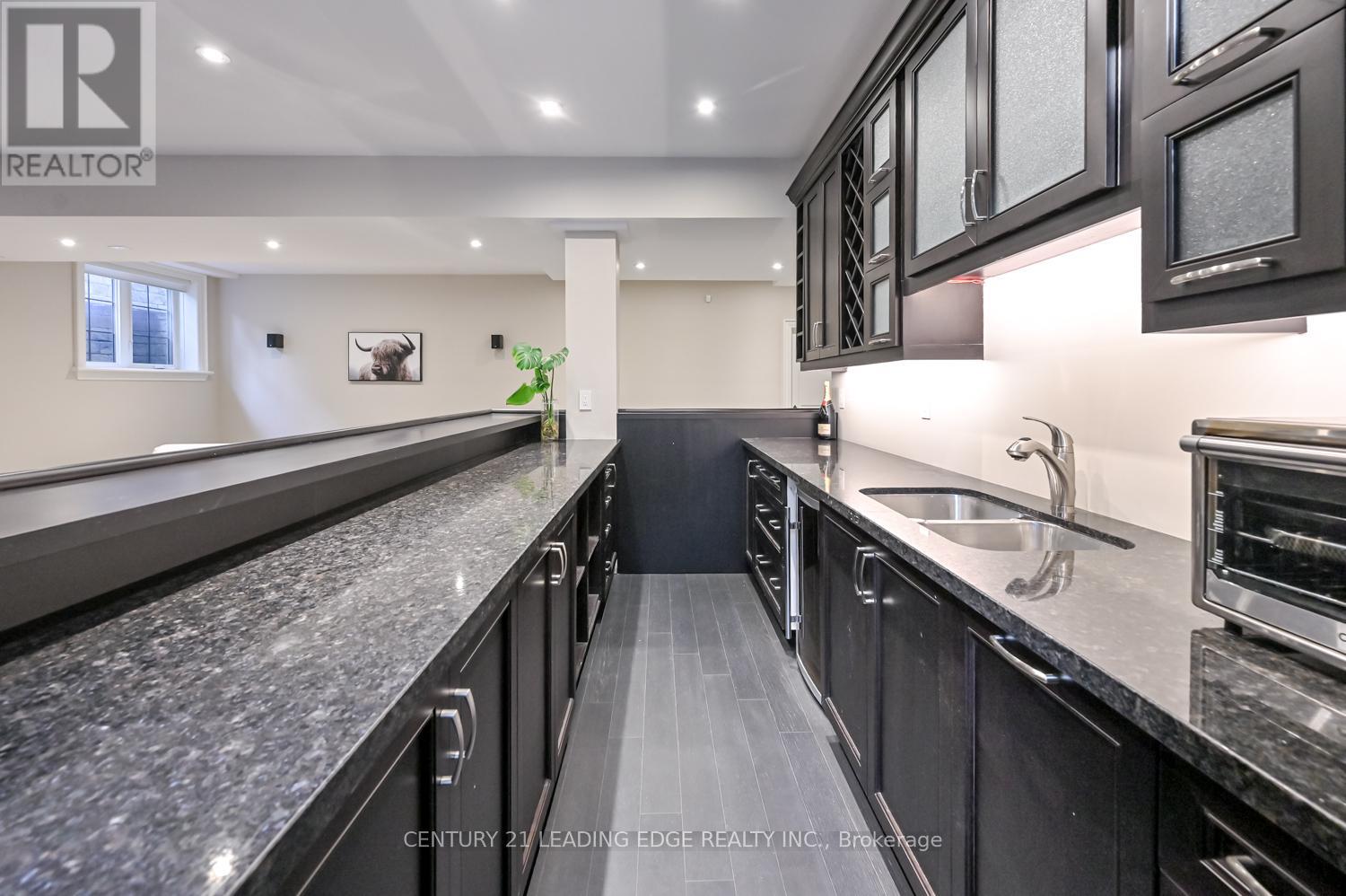 16 Sir Isaac Gate, Markham (Markham Village), Ontario  L3P 3N8 - Photo 42 - N12115982