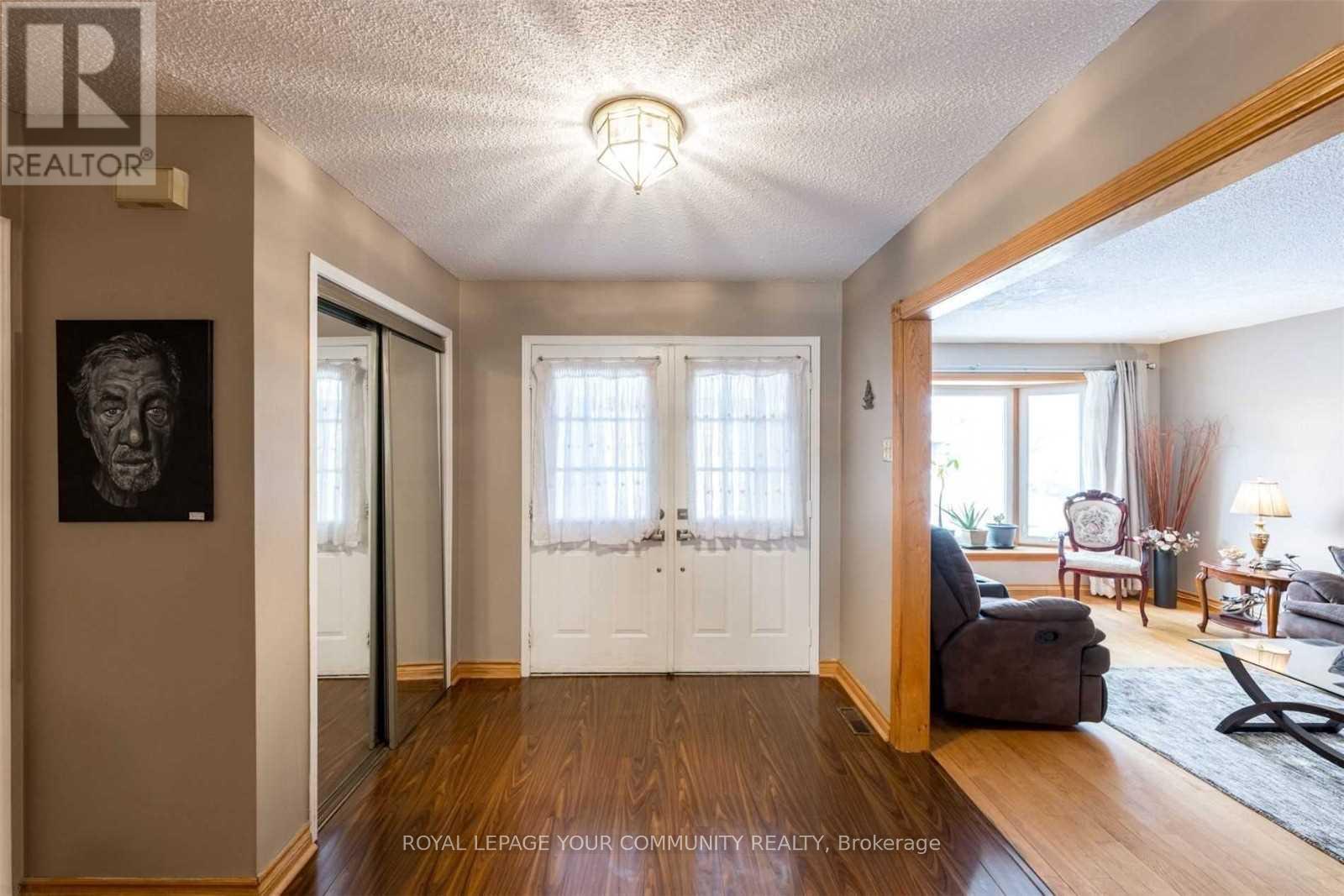 770 Leslie Valley Drive, Newmarket (Huron Heights-Leslie Valley), Ontario  L3Y 7J3 - Photo 3 - N12116030