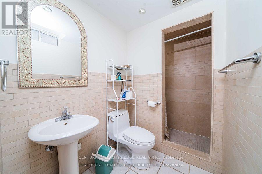 39 Majestic Drive, Markham (Berczy), Ontario  L6C 2B3 - Photo 11 - N12116057