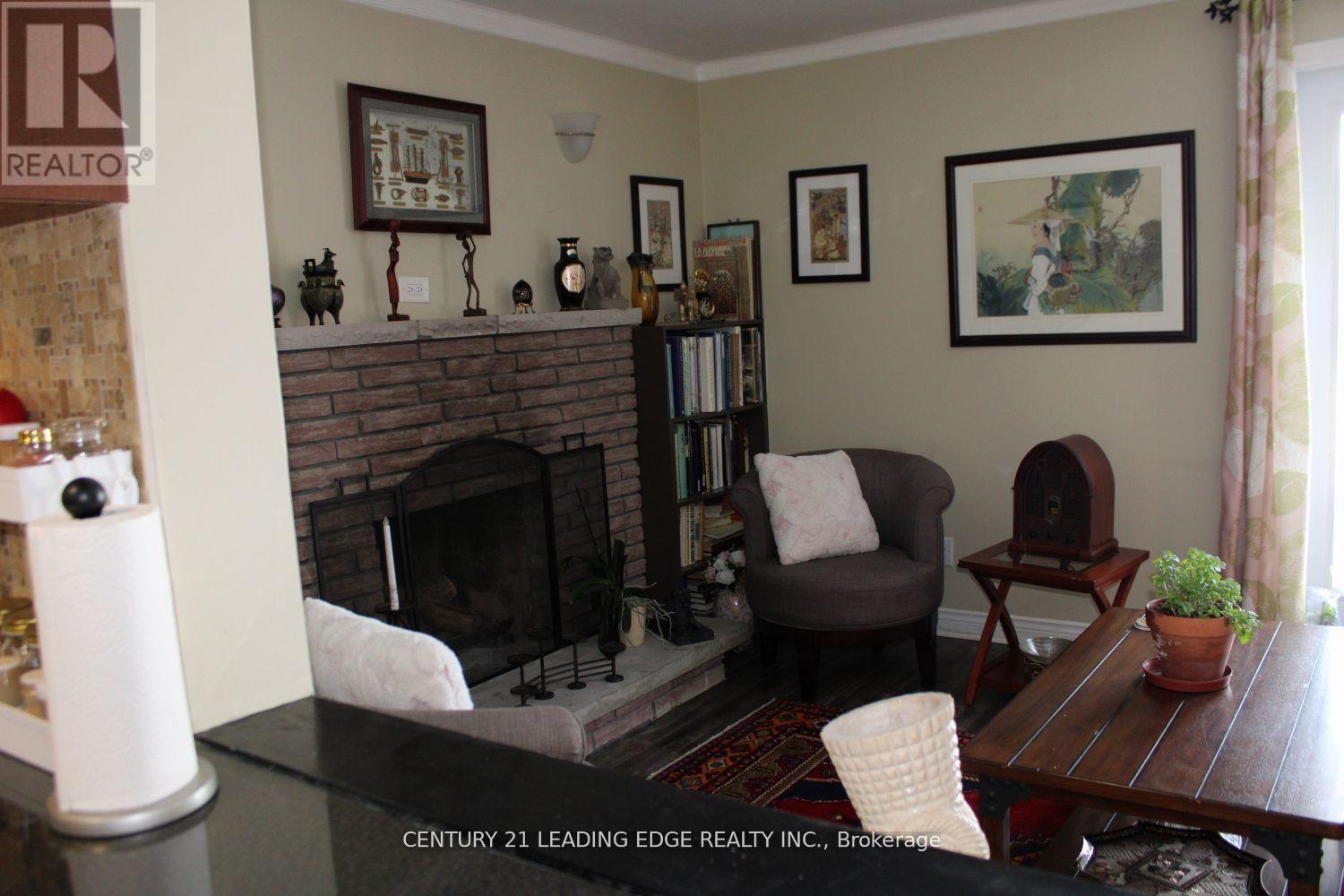 55 Lake Drive N, Georgina (Historic Lakeshore Communities), Ontario  L4P 1A5 - Photo 12 - N12116136