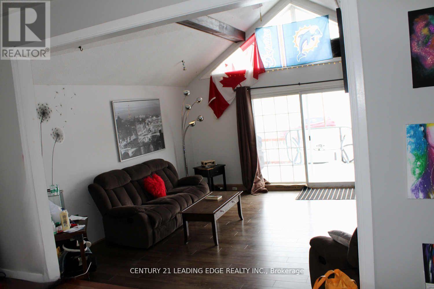55 Lake Drive N, Georgina (Historic Lakeshore Communities), Ontario  L4P 1A5 - Photo 20 - N12116136