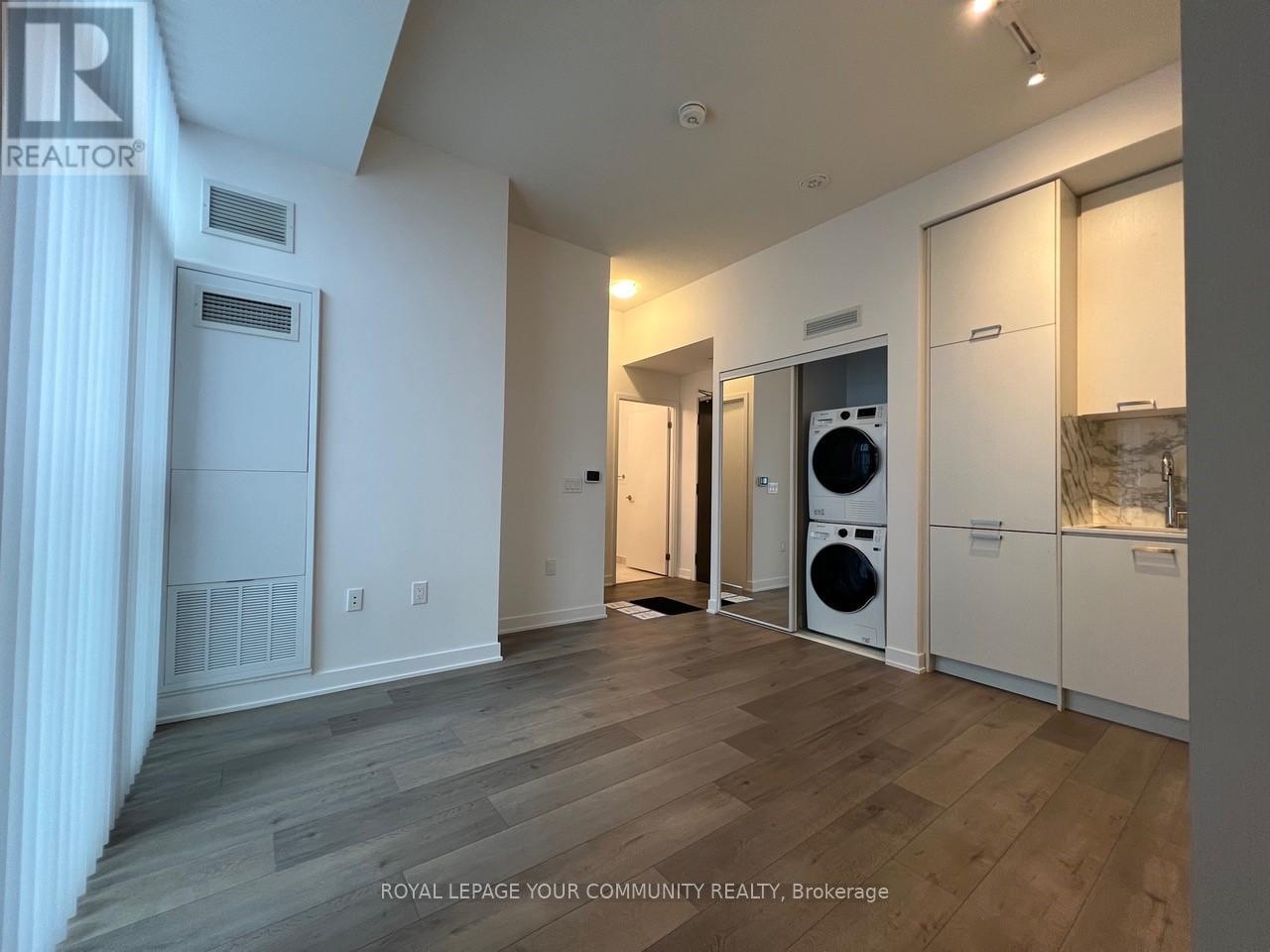 503 - 38 Honeycrisp Crescent, Vaughan, Ontario  L4K 0M8 - Photo 3 - N12116311