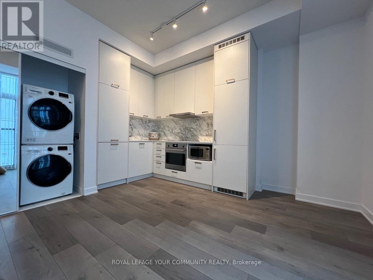 503 - 38 Honeycrisp Crescent, Vaughan, Ontario  L4K 0M8 - Photo 4 - N12116311