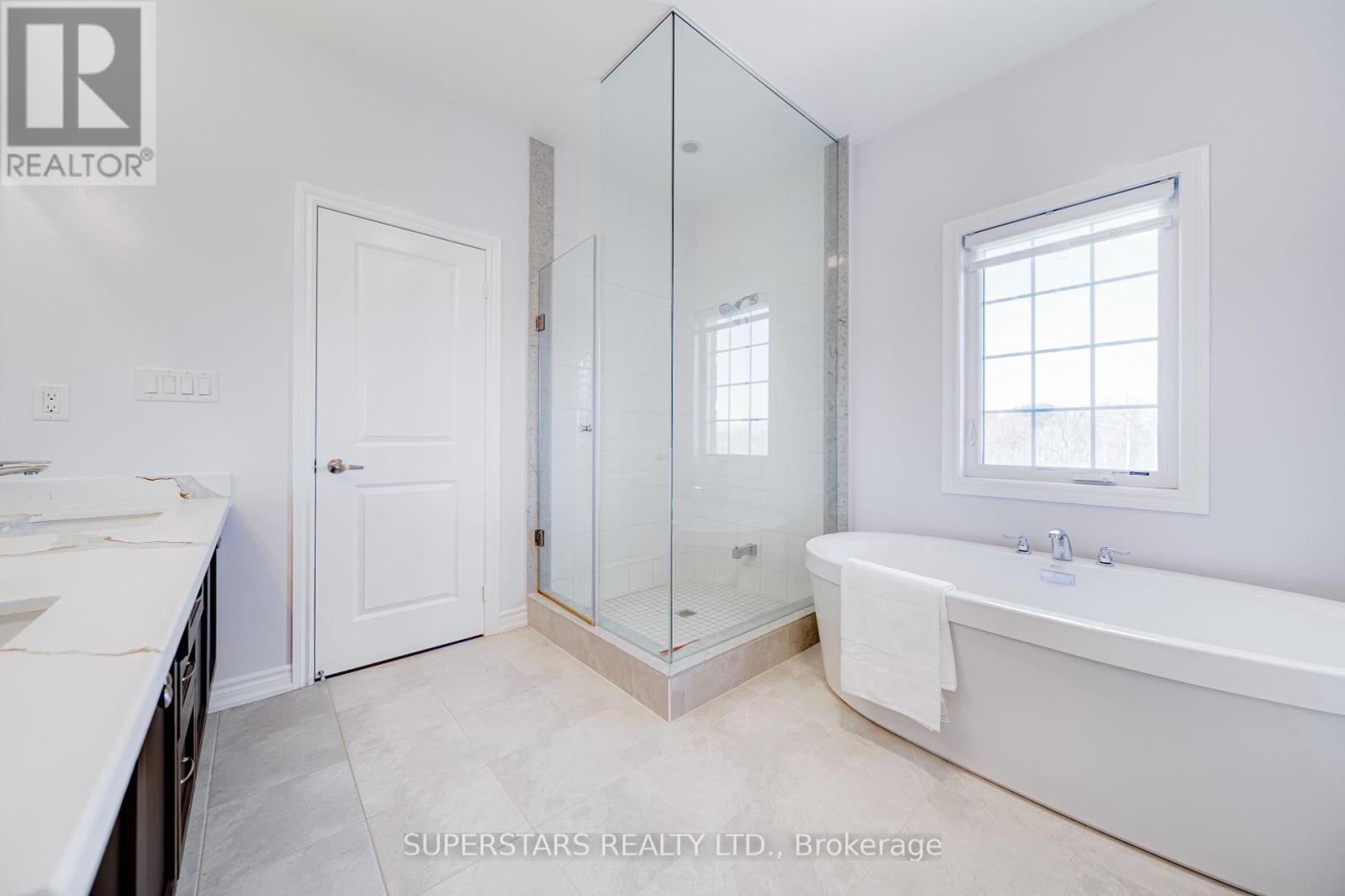 31 Roy Harper Avenue, Aurora, Ontario  L4G 0V4 - Photo 19 - N12116313