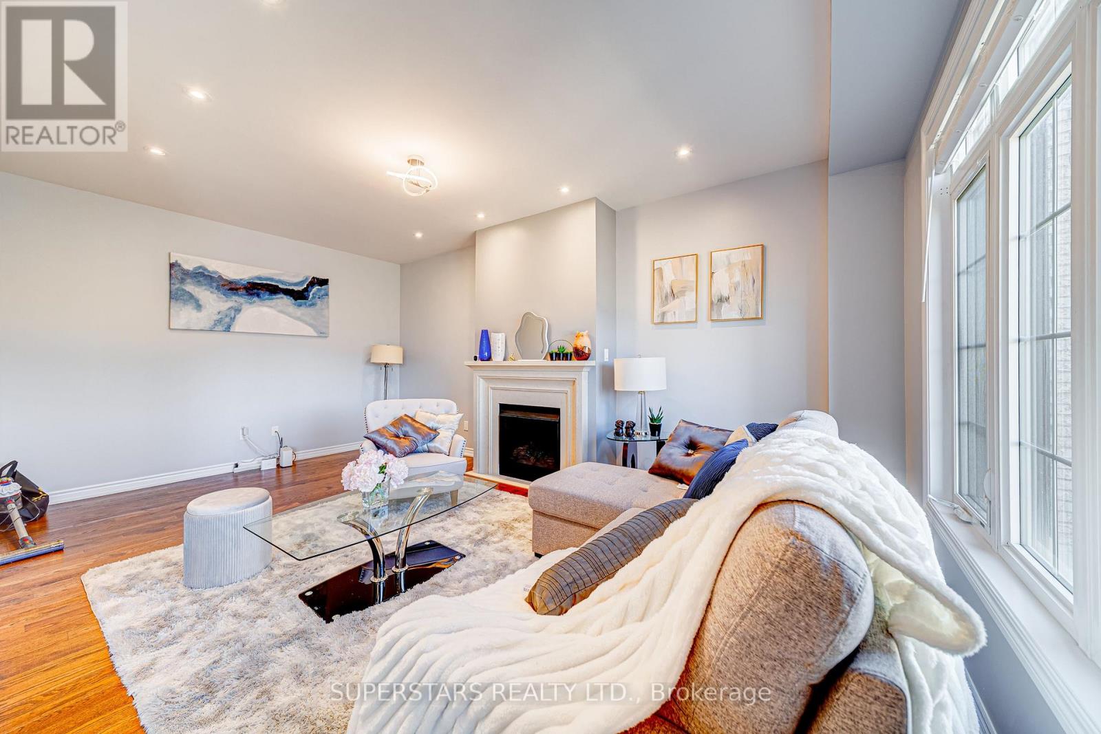 31 Roy Harper Avenue, Aurora, Ontario  L4G 0V4 - Photo 6 - N12116313