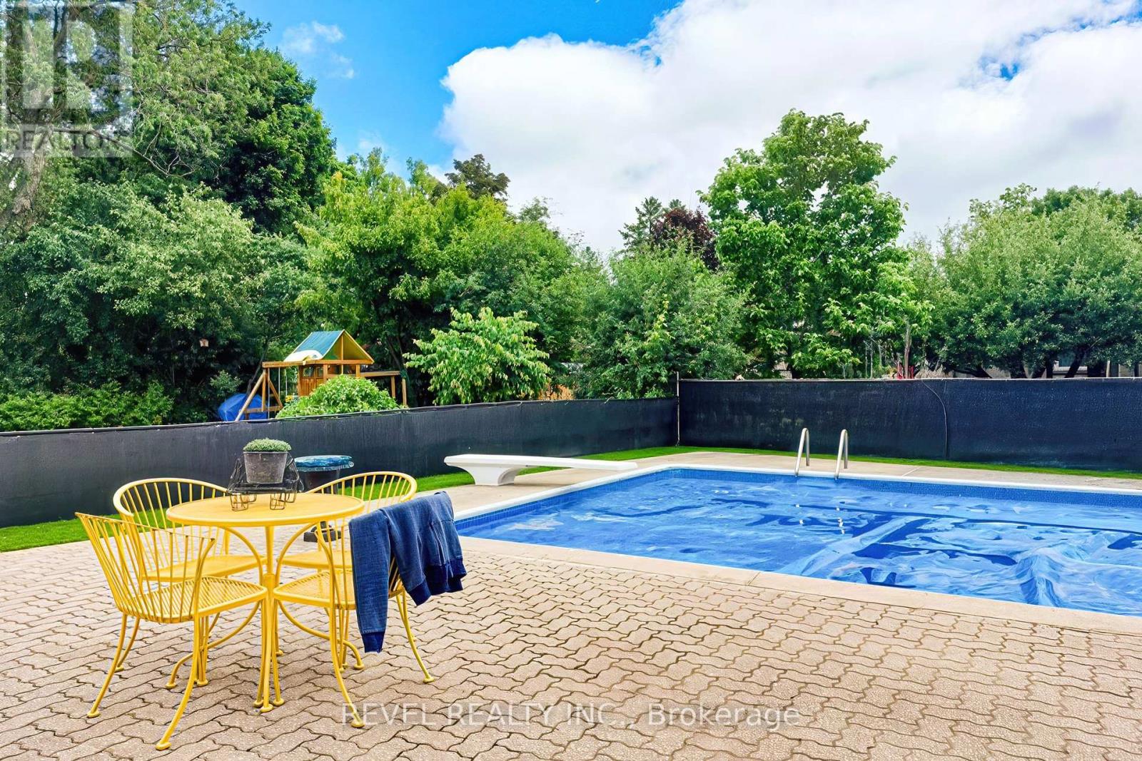 Property at 97 REXWAY DRIVE image 4