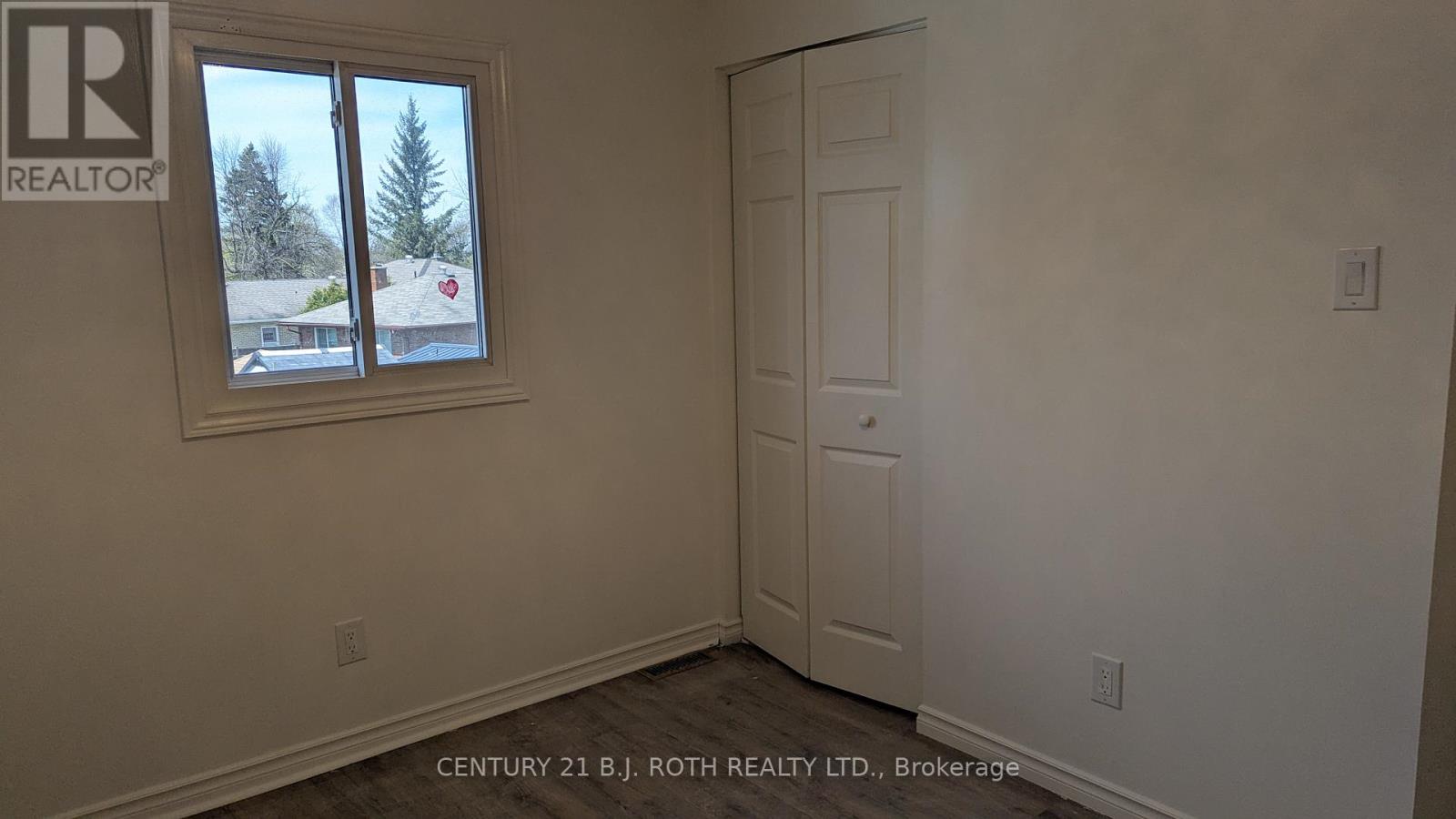 Upper - 20 Meadowland Avenue, Barrie, Ontario  L4N 2Y4 - Photo 8 - S12116075