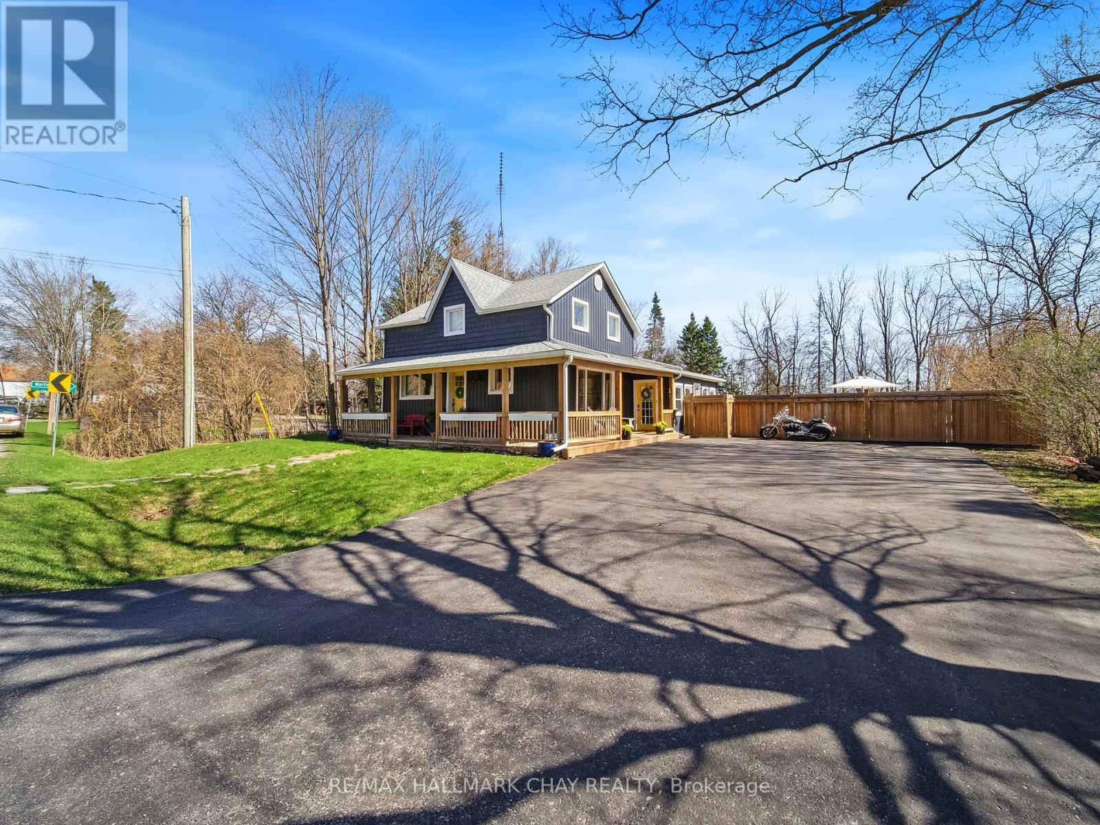 Property at 4539 PENETANGUISHENE ROAD image 2
