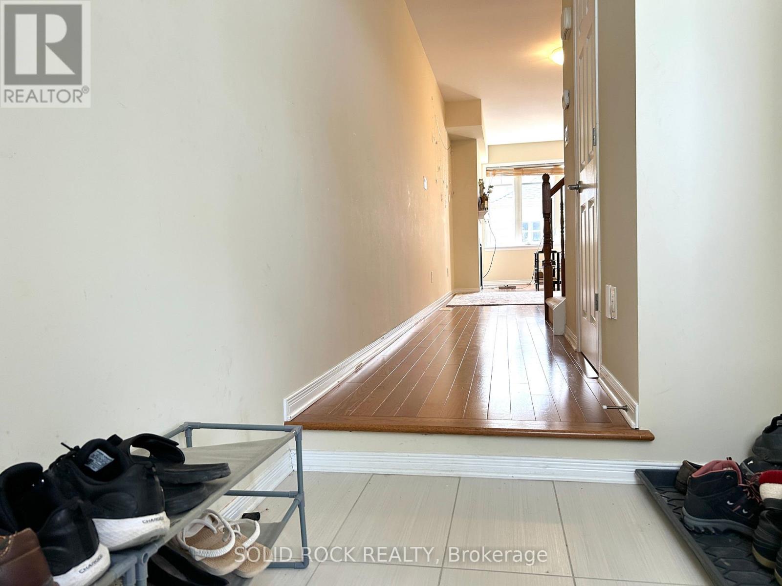151 Springbeauty Avenue S, Ottawa, Ontario  K2J 5A3 - Photo 3 - X12116386