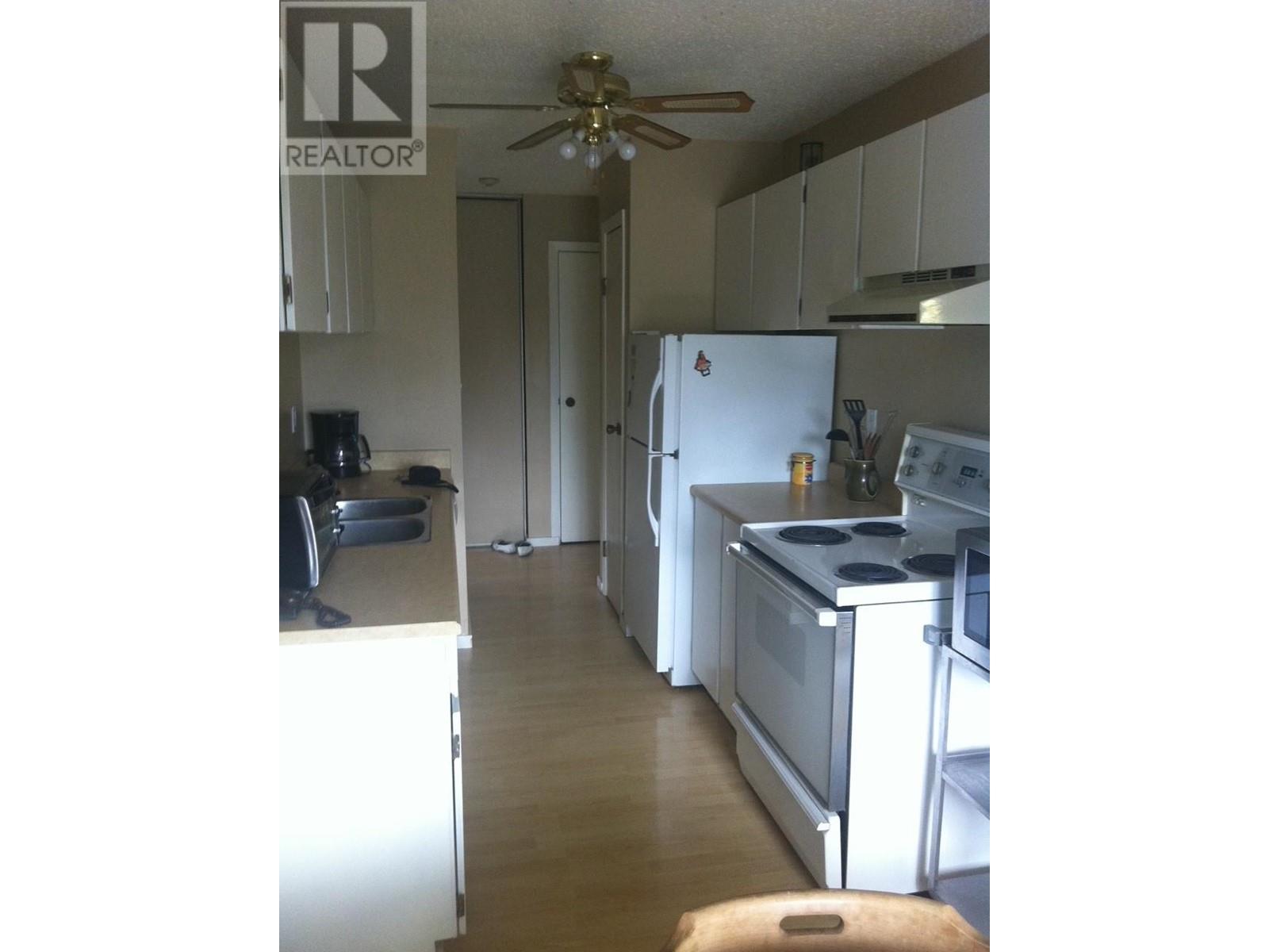 10 Cariboo Drive Unit# 401, Elkford, British Columbia  V0B 1H0 - Photo 2 - 10345492