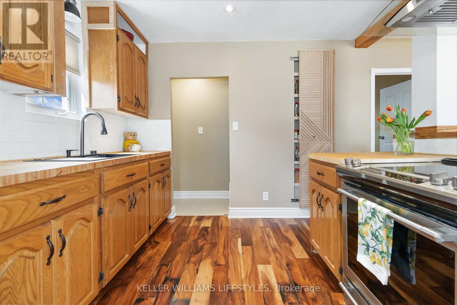 226 Mill Street, Woodstock (Woodstock - South), Ontario  N4S 2X1 - Photo 5 - X12116361