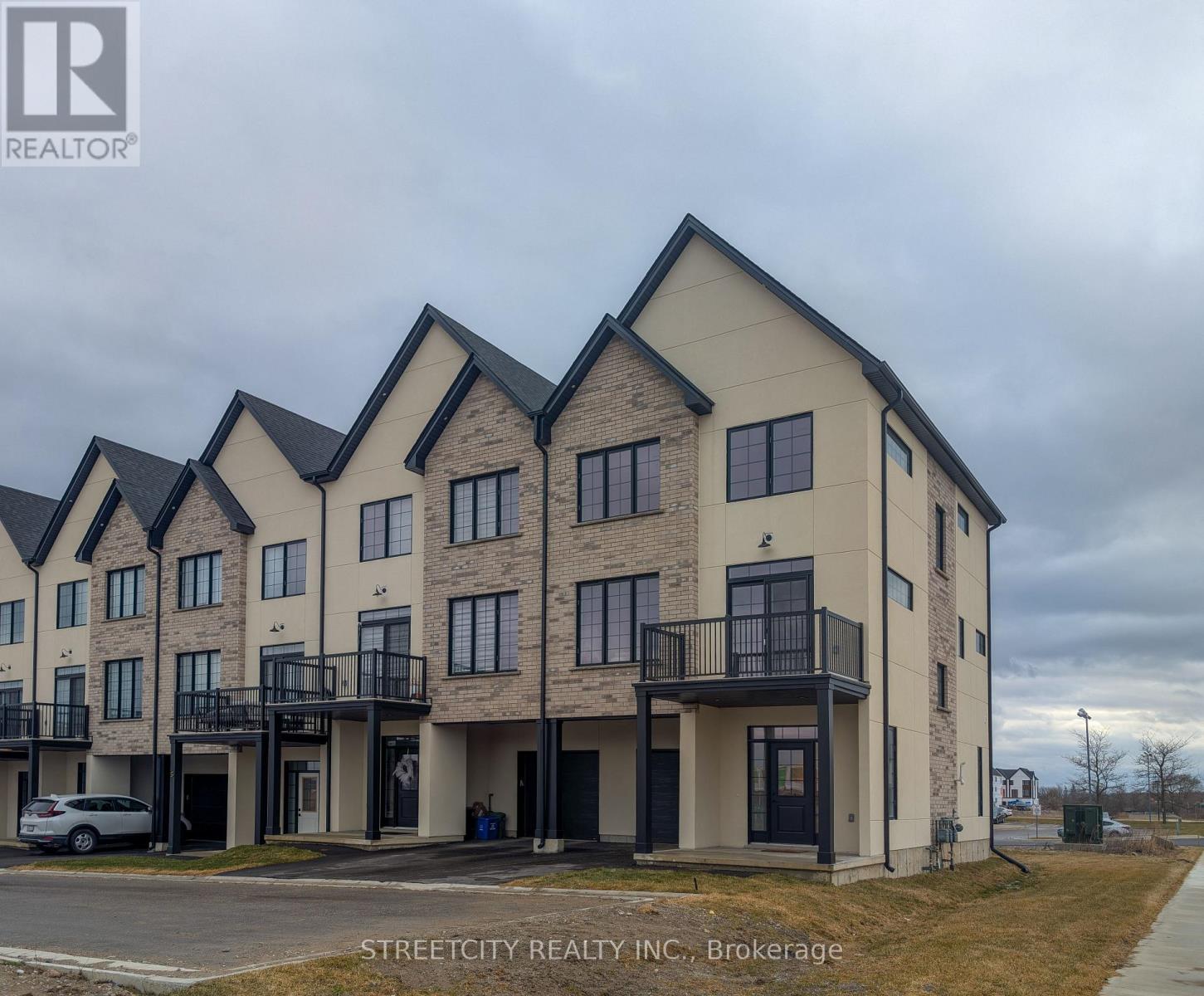 8 - 235 KENNINGTON WAY, London South, Ontario