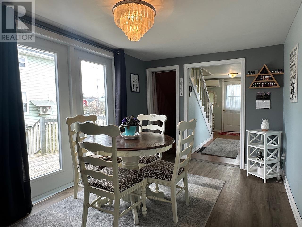 Property at 7 CHAPEL Avenue image 5