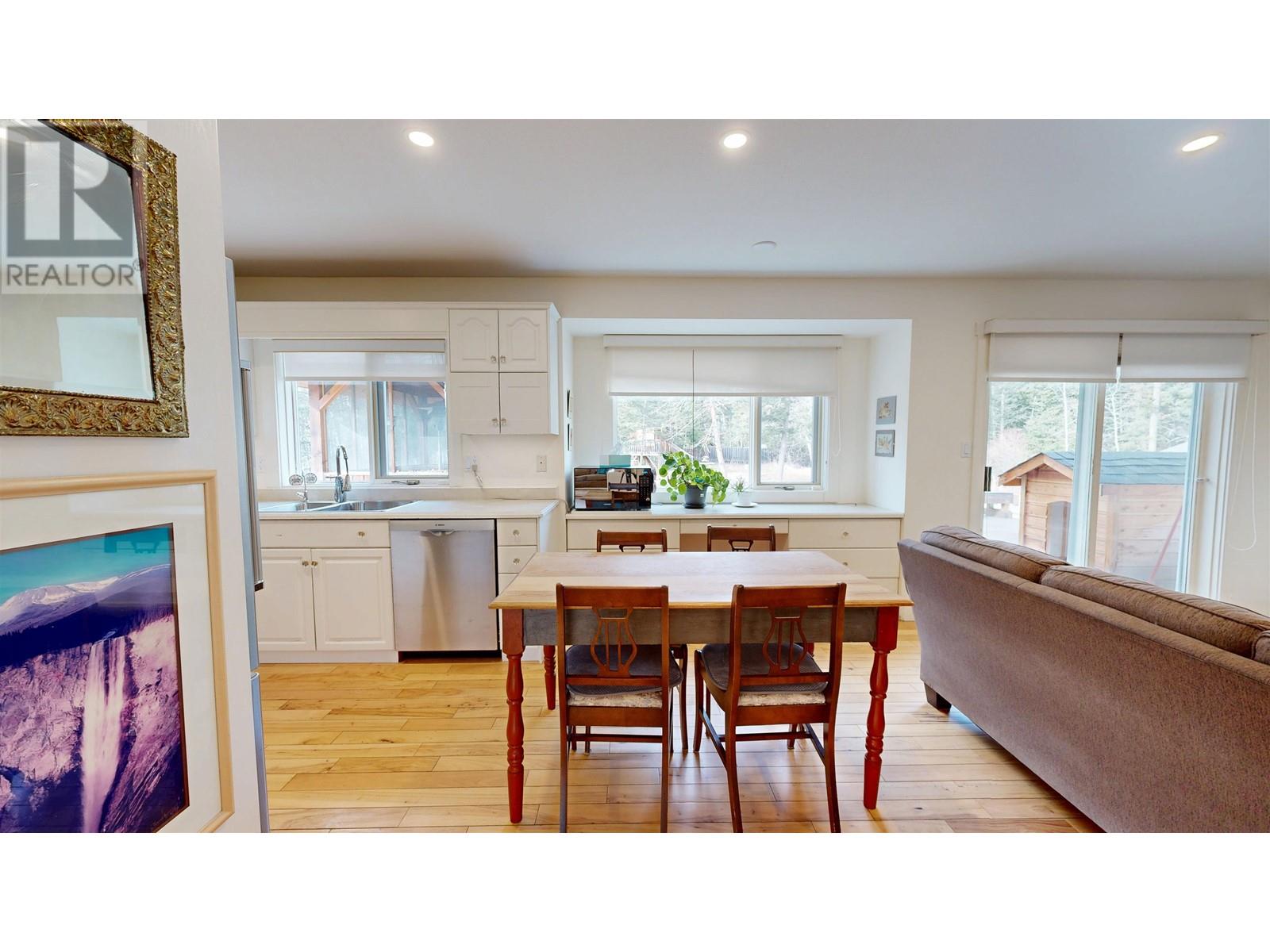 5377 Kallum Drive, 108 Mile Ranch, British Columbia  V0K 2Z0 - Photo 15 - R2975879