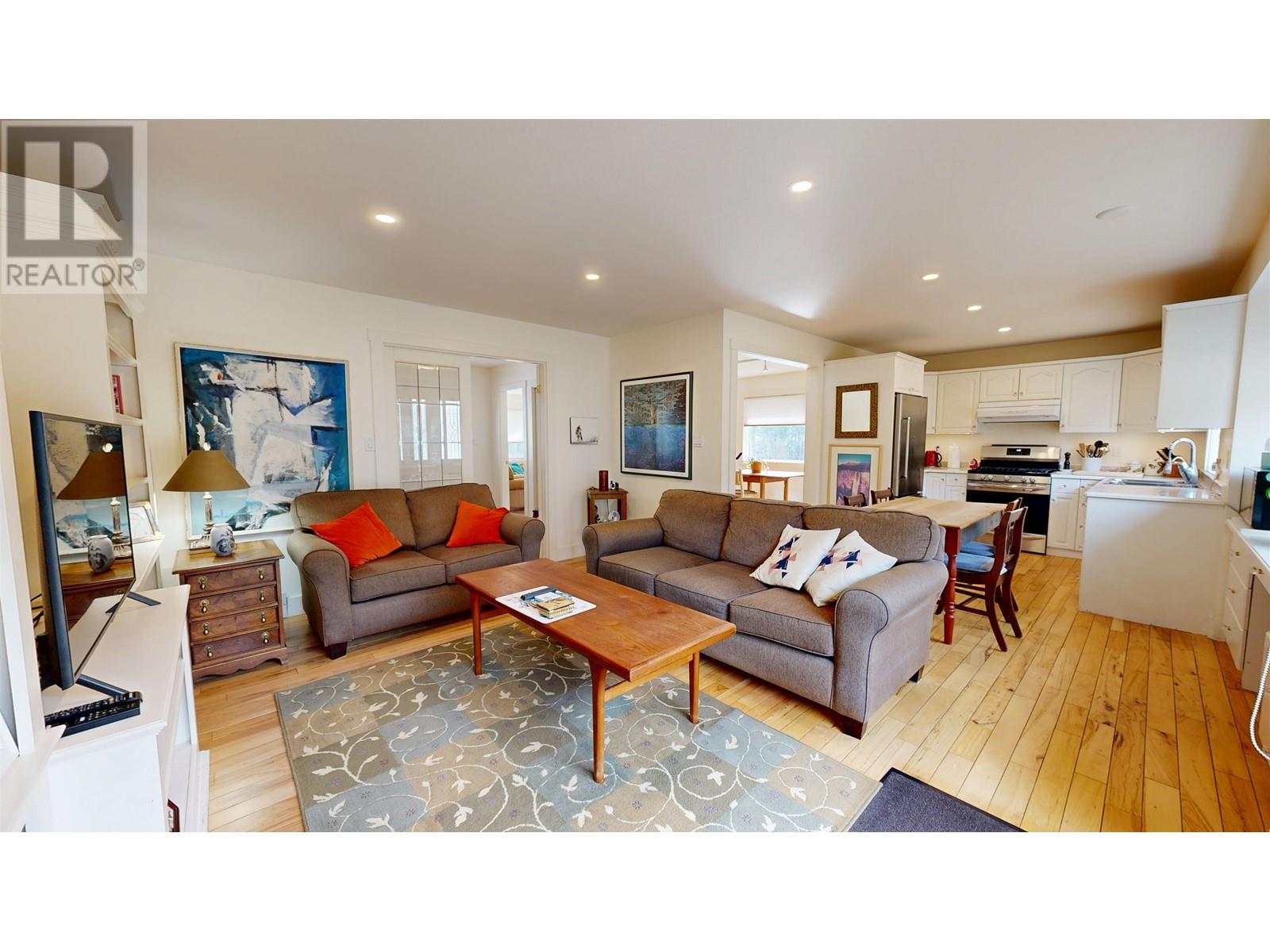 5377 Kallum Drive, 108 Mile Ranch, British Columbia  V0K 2Z0 - Photo 11 - R2975879