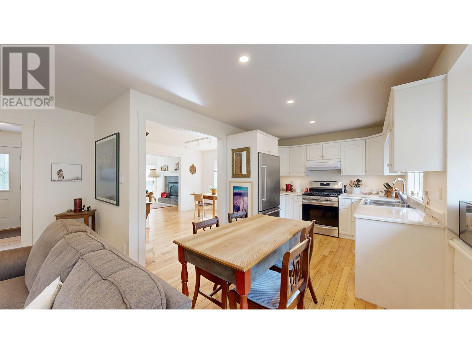 5377 Kallum Drive, 108 Mile Ranch, British Columbia  V0K 2Z0 - Photo 12 - R2975879