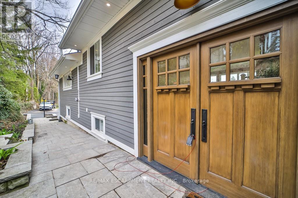 Property at 4028 MILLAR CRESCENT image 3