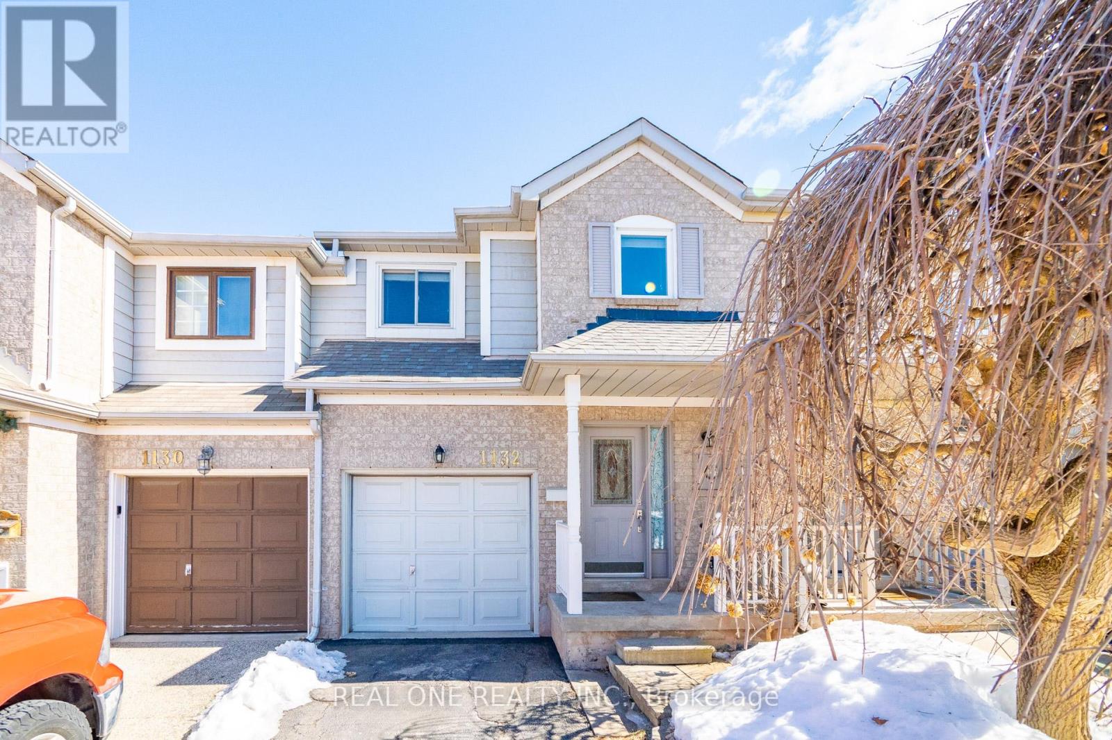 1132 Westview Terrace, Oakville, Ontario  L6M 3M1 - Photo 3 - W12115922