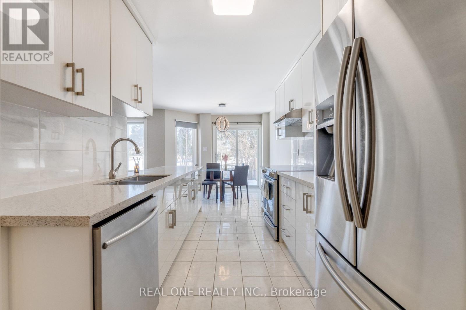 1132 Westview Terrace, Oakville, Ontario  L6M 3M1 - Photo 9 - W12115922