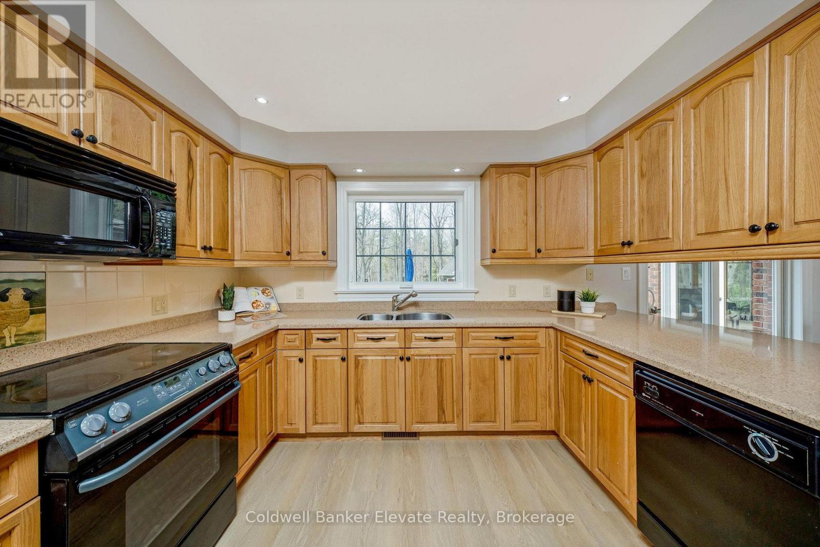 12282 Eighth Line, Halton Hills (Rural Halton Hills), Ontario  L7G 4S4 - Photo 17 - W12115964