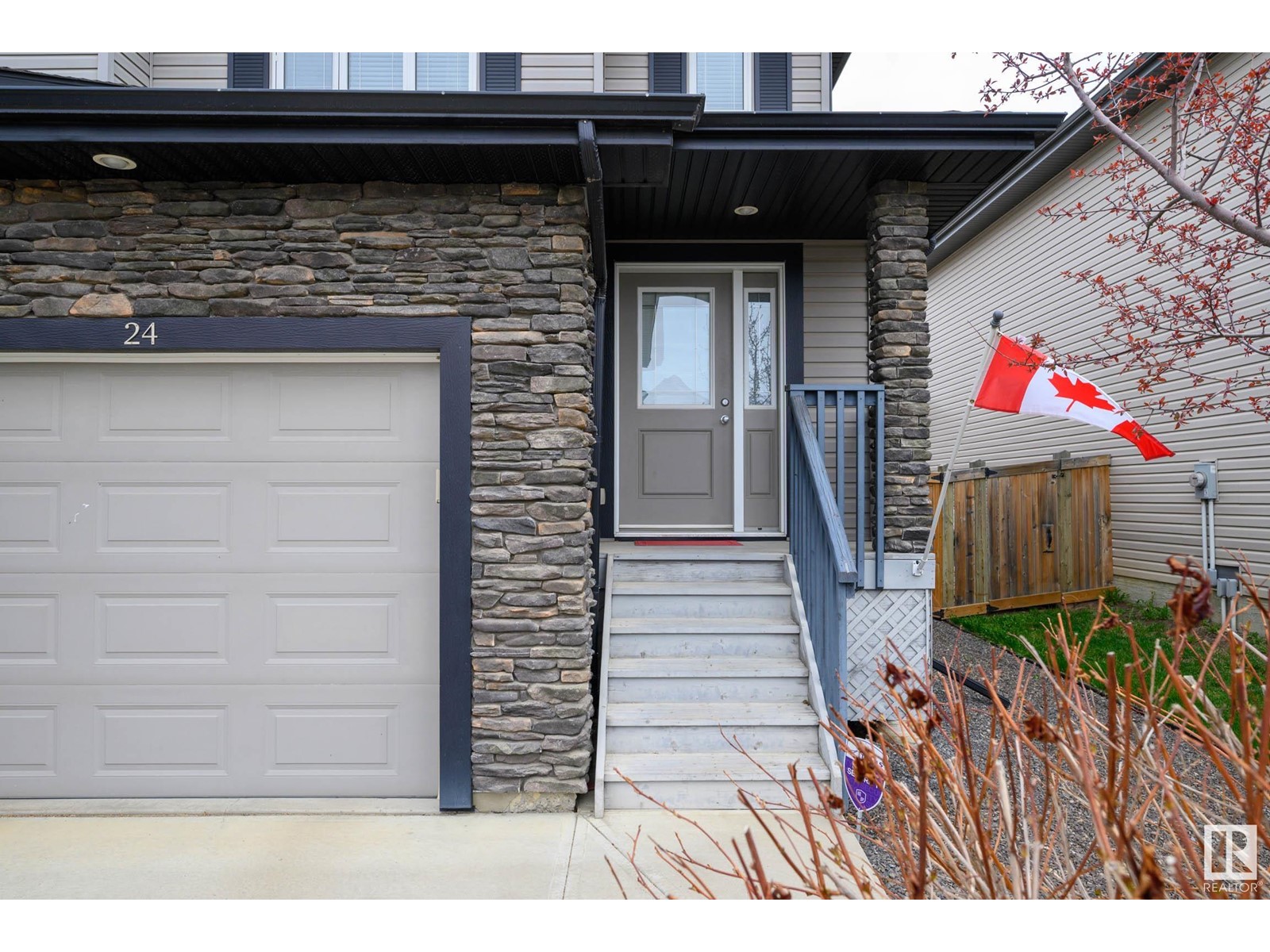 Property at 24 ROYAL ST image 2