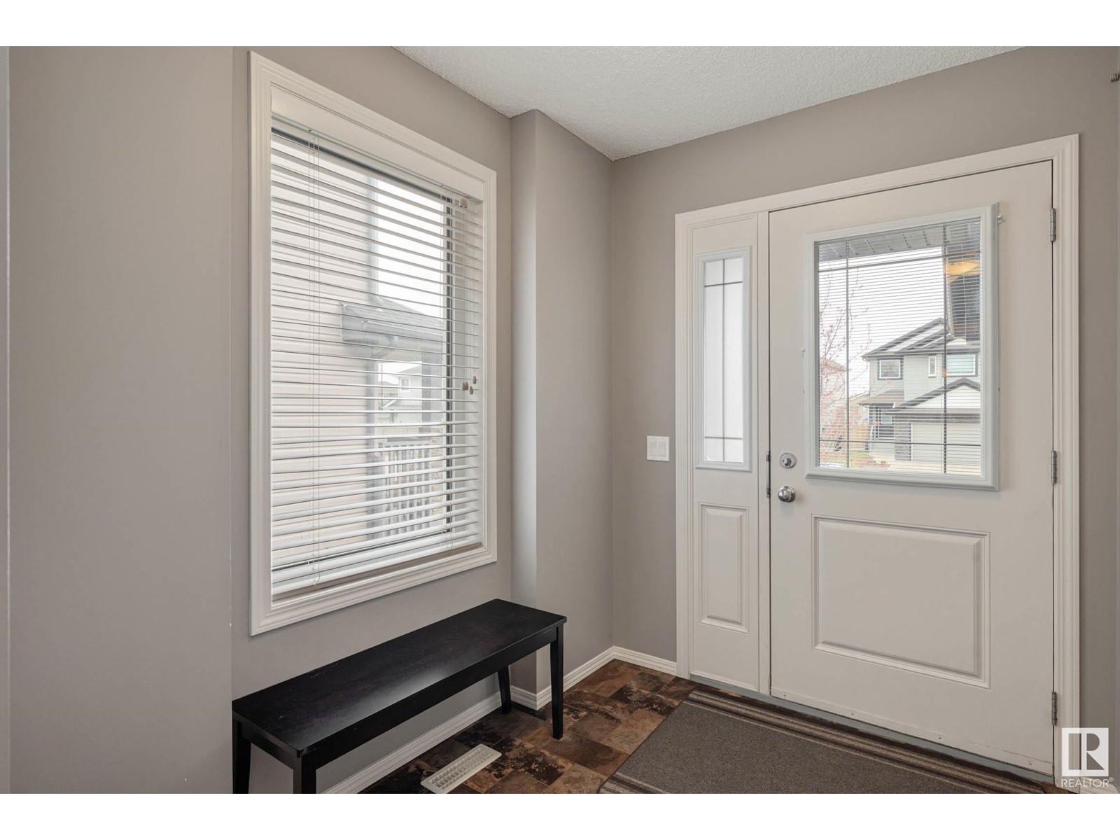 Property at 24 ROYAL ST image 3