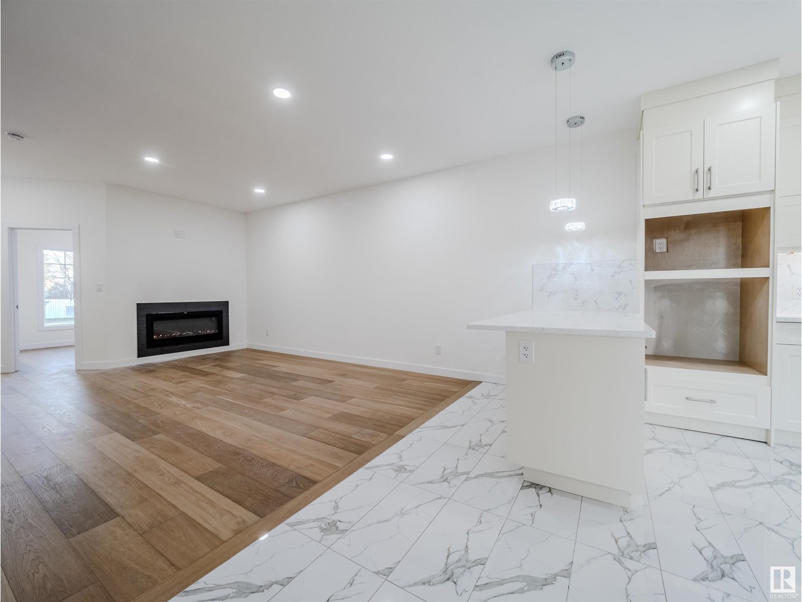 Property at 7121 93 Avenue NW image 5