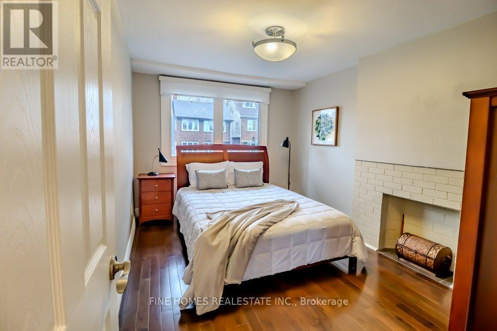 65 Parkdale Road, Toronto, Ontario  M6R 1E3 - Photo 17 - W12116014