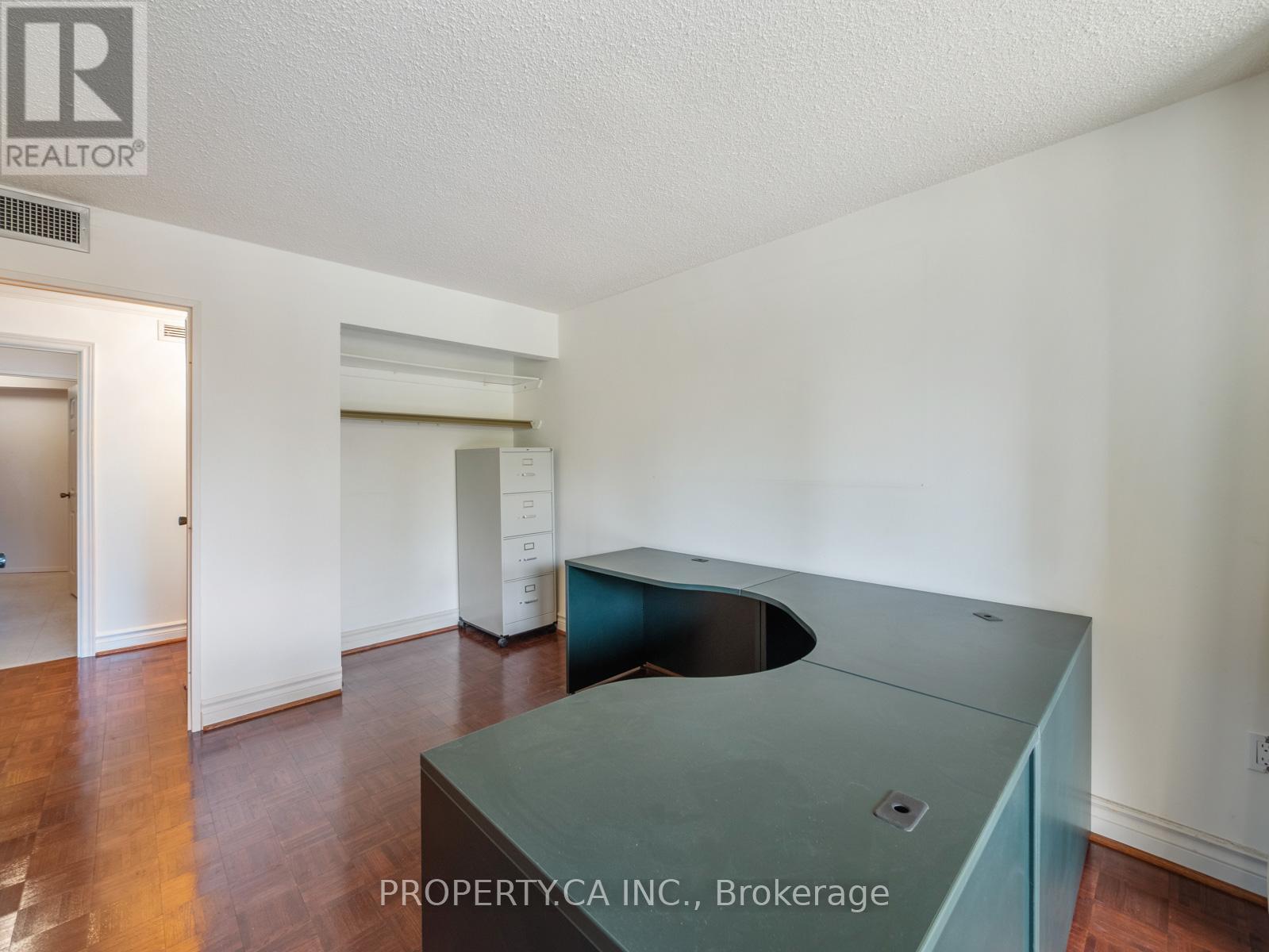 304 - 2010 Islington Avenue, Toronto, Ontario  M9P 3S8 - Photo 13 - W12116042