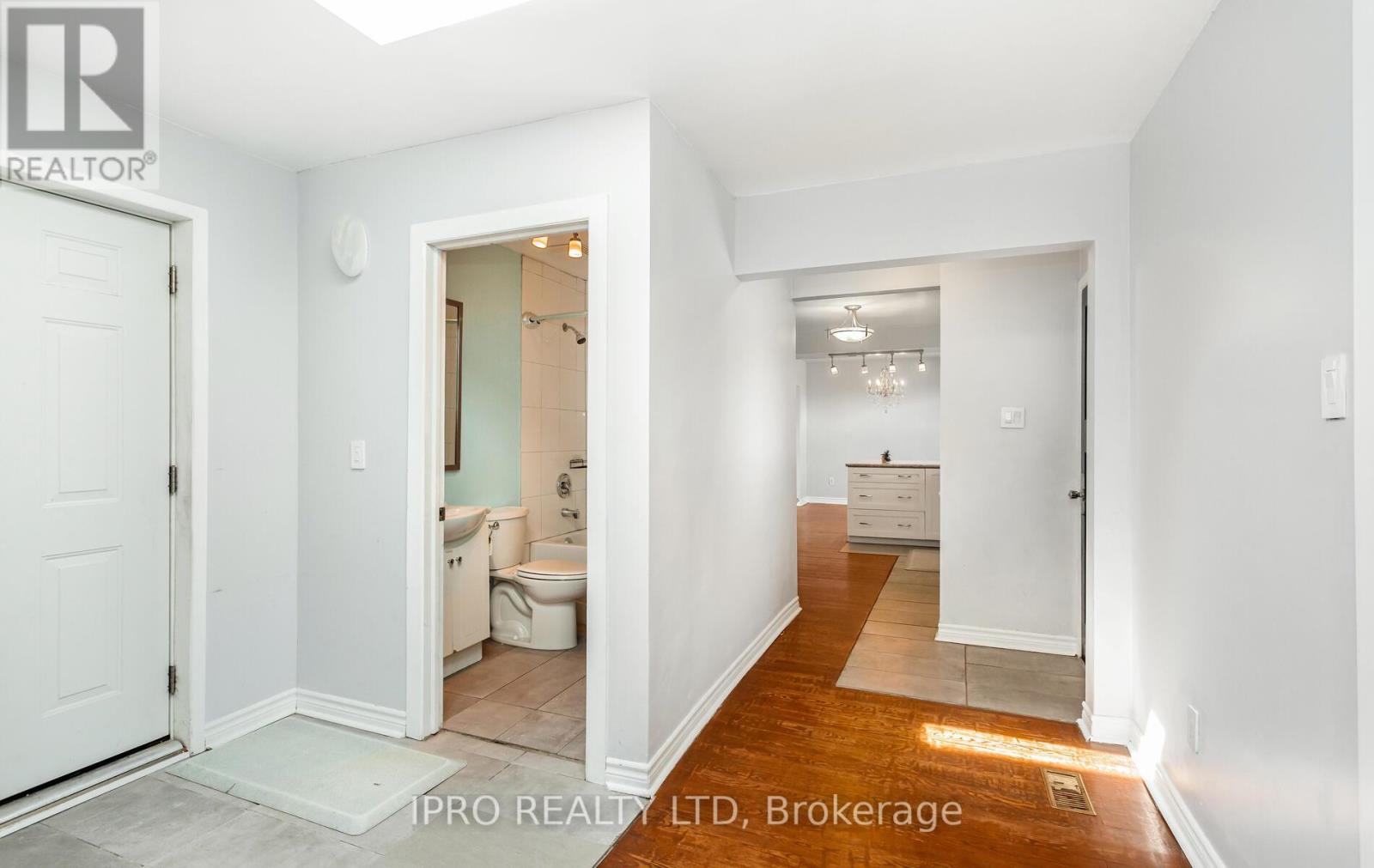 95 Willowridge Road, Toronto (Willowridge-Martingrove-Richview), Ontario  M9R 3Z5 - Photo 23 - W12116046