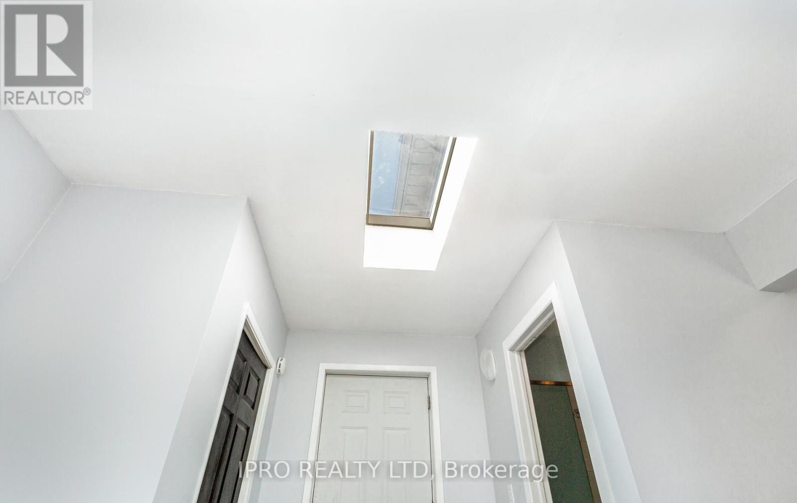 95 Willowridge Road, Toronto (Willowridge-Martingrove-Richview), Ontario  M9R 3Z5 - Photo 24 - W12116046