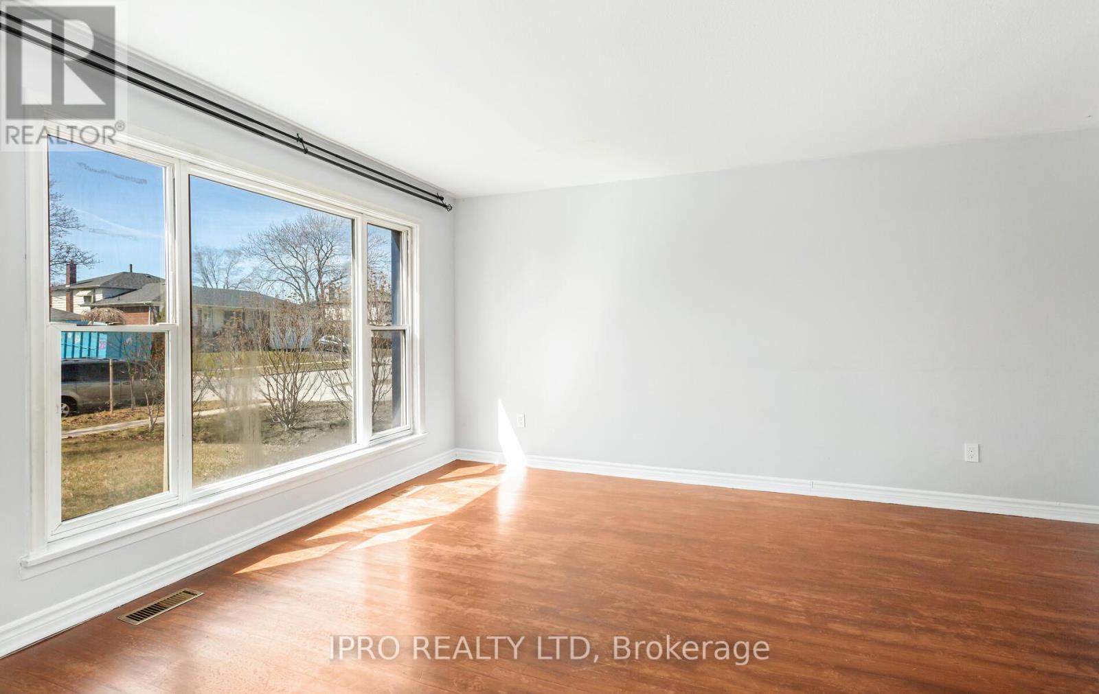 95 Willowridge Road, Toronto (Willowridge-Martingrove-Richview), Ontario  M9R 3Z5 - Photo 5 - W12116046