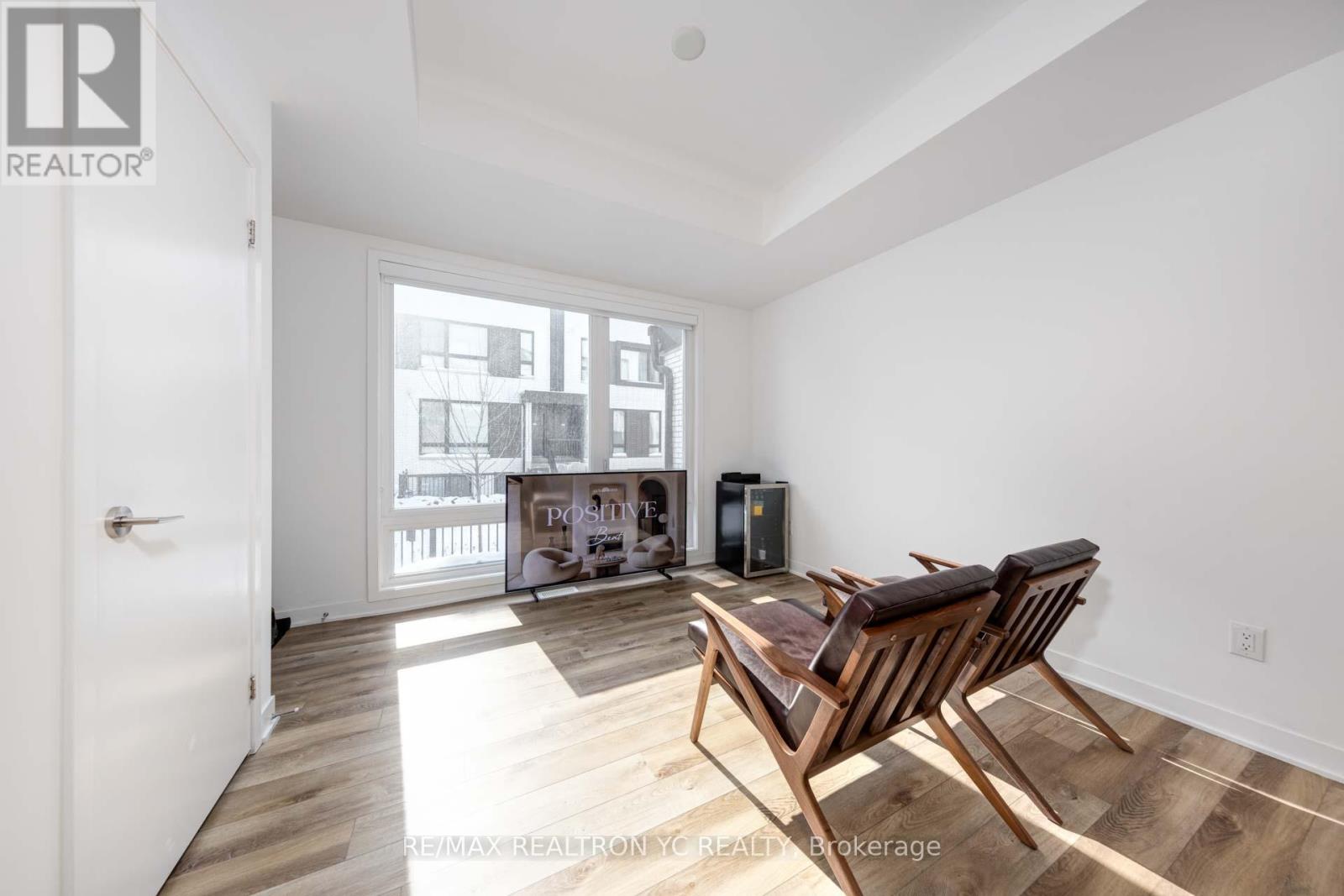 Property at 6 - 40 ED CLARK GARDENS BOULEVARD image 1
