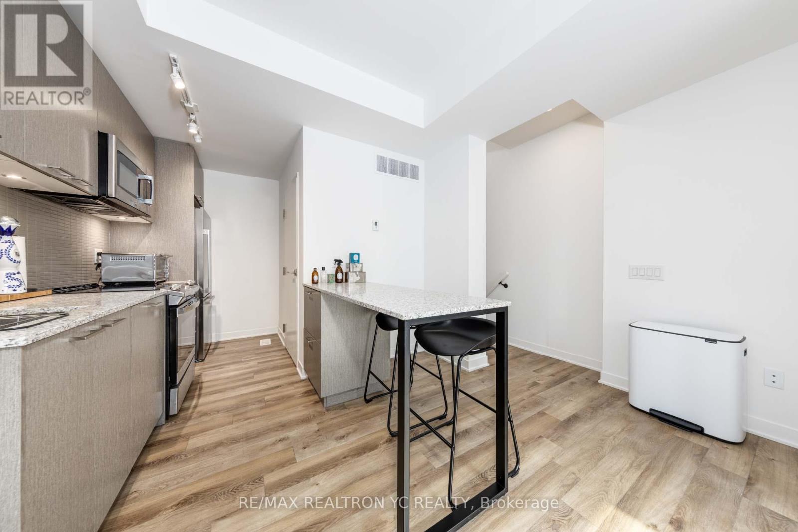 Property at 6 - 40 ED CLARK GARDENS BOULEVARD image 4