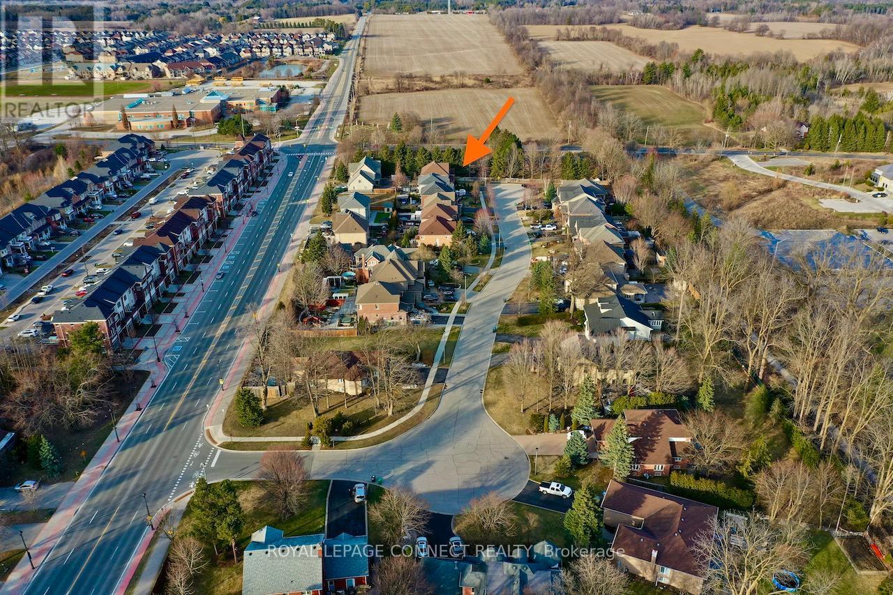 26 Antrim Court, Caledon (Caledon East), Ontario  L7C 1R1 - Photo 2 - W12116161