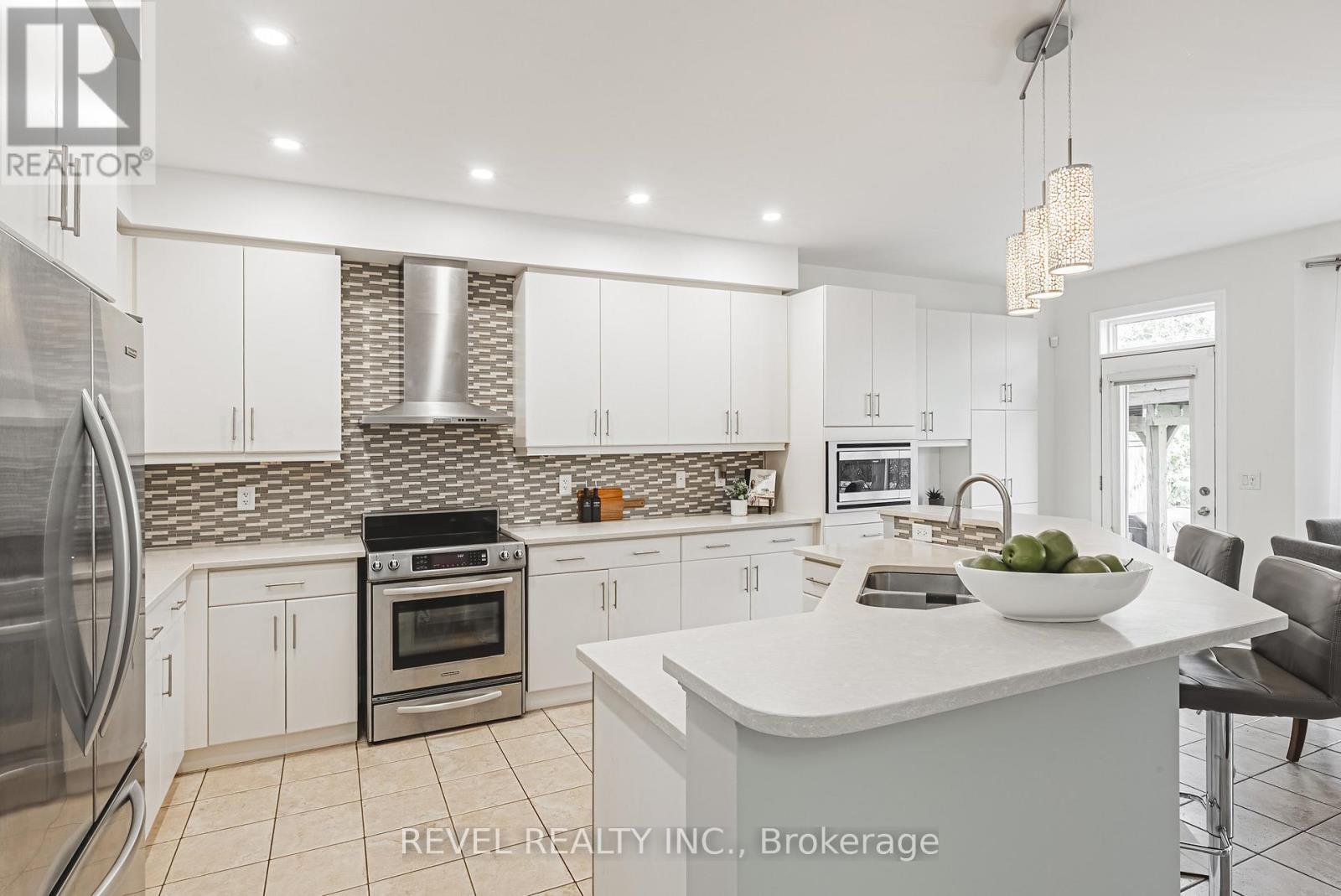 170 Forbes Terrace, Milton, Ontario  L9T 0S6 - Photo 8 - W12116196