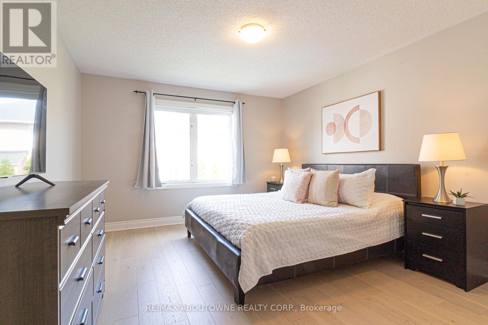 2355 Gooseberry Way, Oakville, Ontario  L6M 4T8 - Photo 20 - W12116201