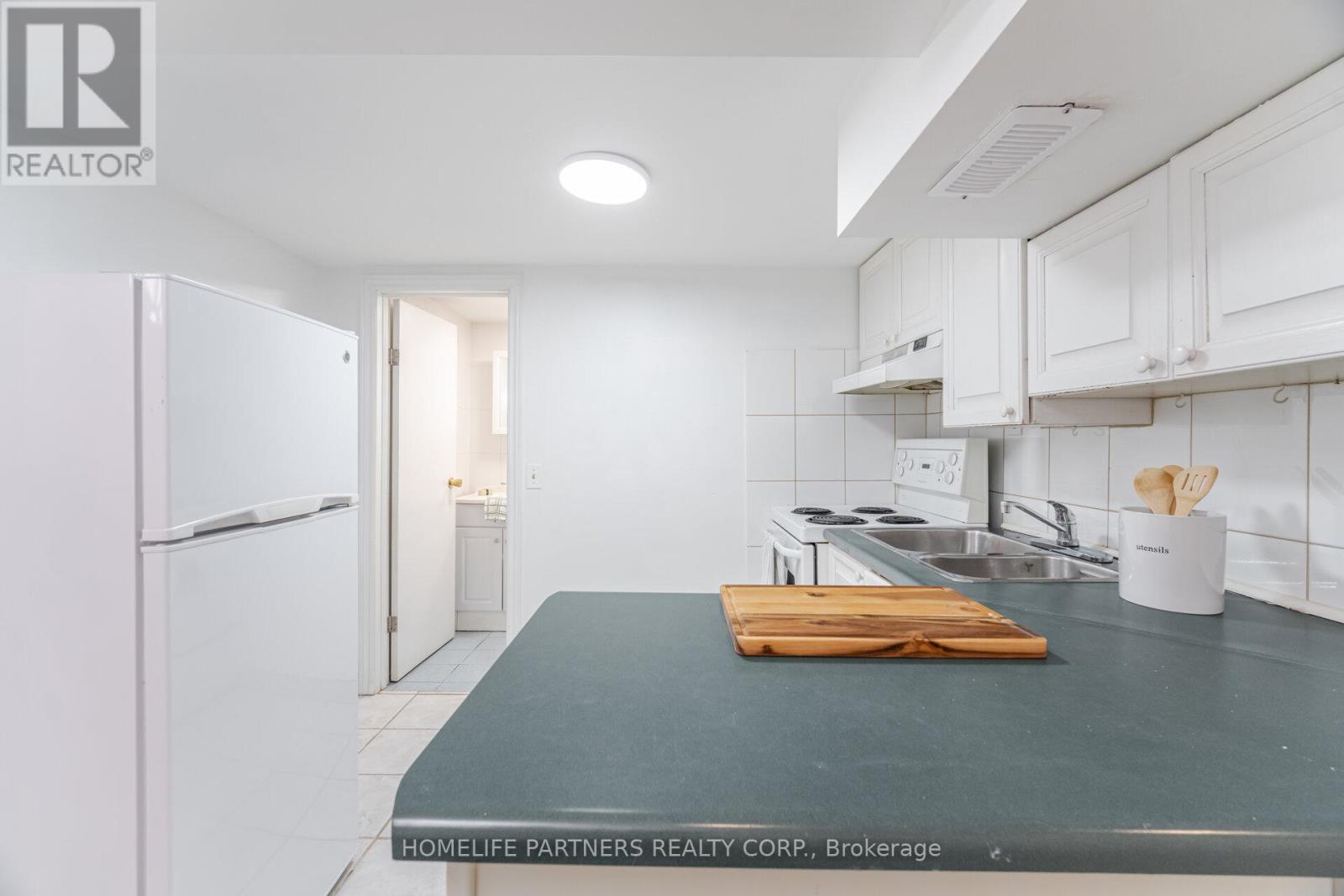 63 Eileen Avenue, Toronto, Ontario  M6N 1V7 - Photo 31 - W12116229