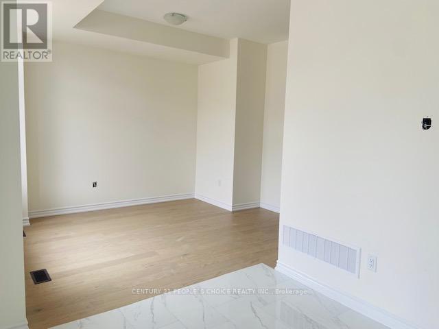 33 Camino Real Drive, Caledon, Ontario  L7C 4L8 - Photo 16 - W12116244